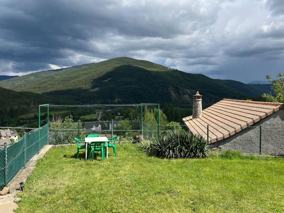 Casa Luis - Apartamento Con Jardin Privado En Los Pirineos Castiello de Jaca Exterior foto